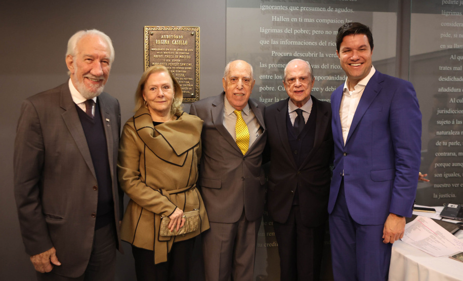 O governador em exercício Darci Piana  participa da premiação do III Ranking das 100 Maiores Sociedades Anônomas do Paraná.