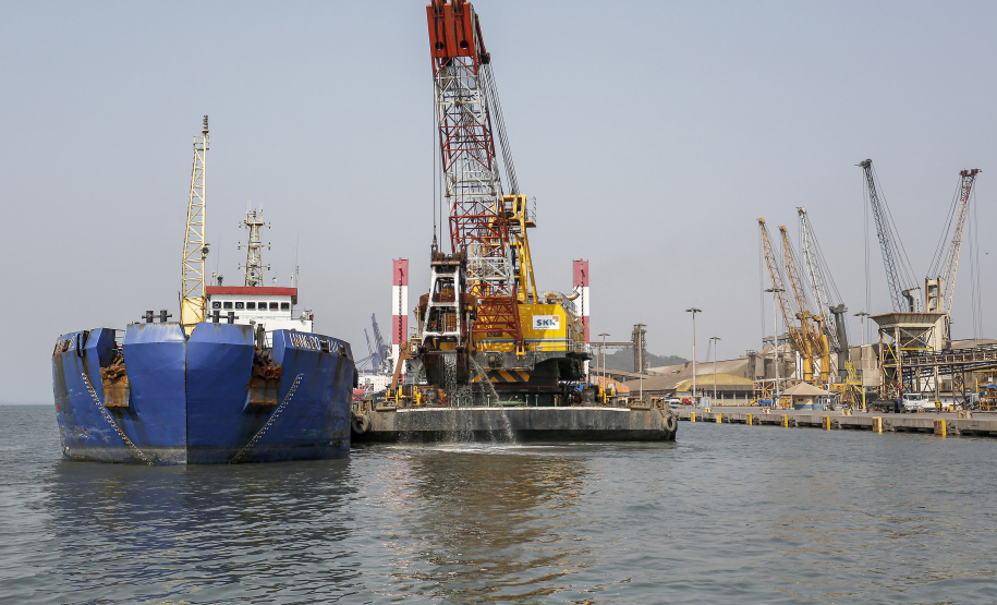 Portos do Paraná inicia nova fase da campanha de dragagem de manutenção