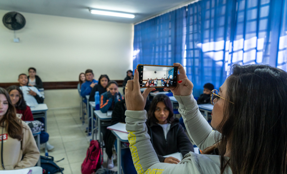 Reconhecimento facial na chamada chega a 1,6 mil colégios da rede estadual