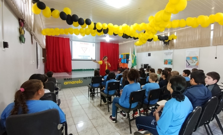 Escolas de Trânsito do DER-PR se reúnem em Cascavel para atividades do Maio Amarelo