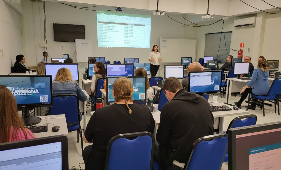 Servidores da Fazenda e Celepar são capacitados sobre o novo sistema financeiro do Estado