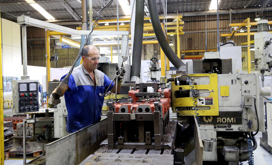 Paraná cria 54 mil novos empregos com carteira assinada nos quatro primeiros meses de 2023