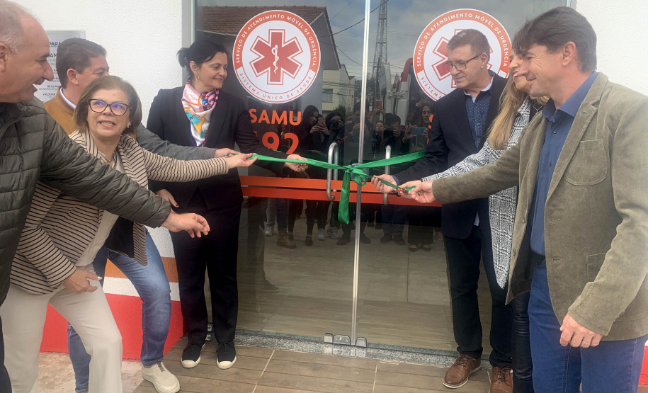 O Governo do Estado, por meio da Secretaria de Estado da Saúde (Sesa), inaugurou nesta segunda-feira (29), em Laranjeiras do Sul, na Região Centro-Oeste do Paraná, uma base do Serviço de Atendimento Móvel de Urgência (Samu)