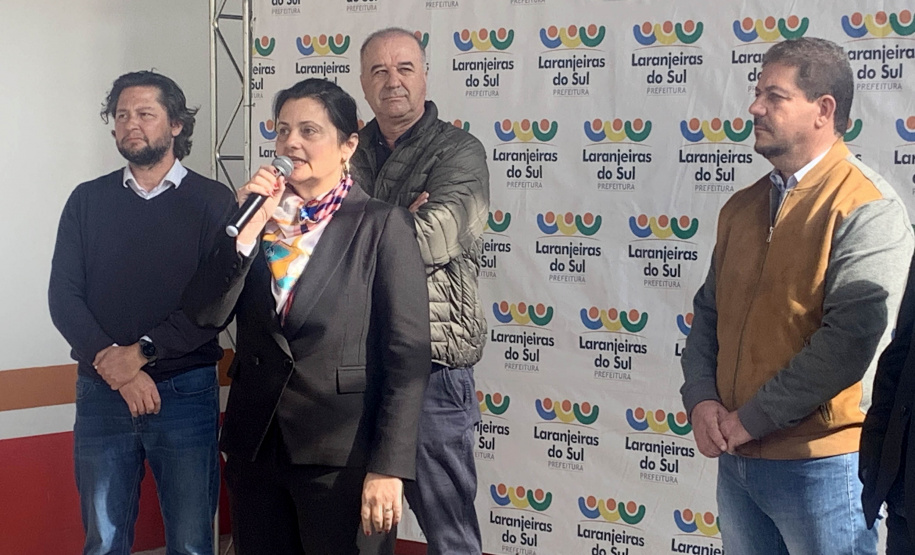 O Governo do Estado, por meio da Secretaria de Estado da Saúde (Sesa), inaugurou nesta segunda-feira (29), em Laranjeiras do Sul, na Região Centro-Oeste do Paraná, uma base do Serviço de Atendimento Móvel de Urgência (Samu)