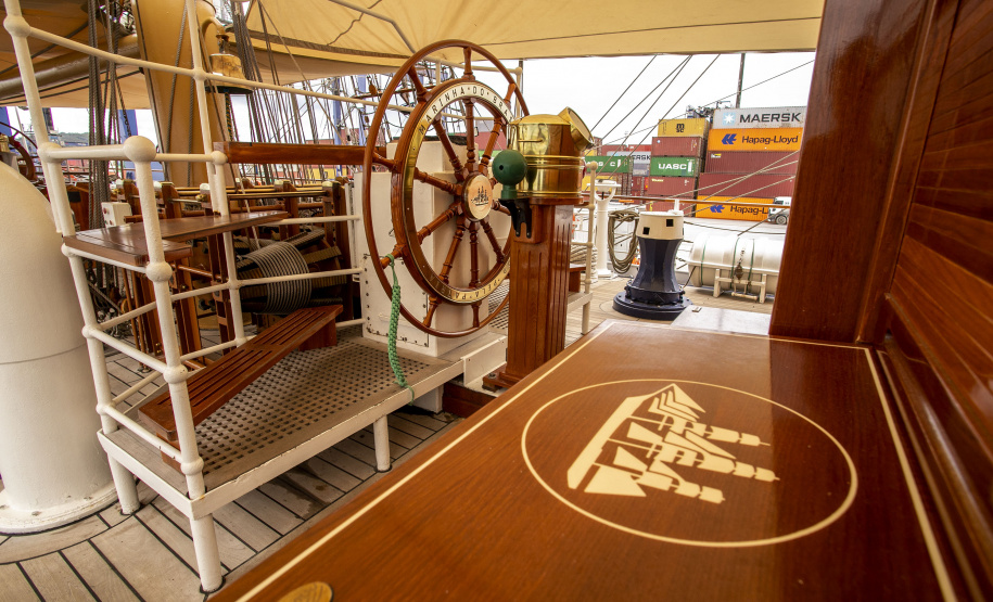 Marinha do Brasil e Portos do Paraná convidam para visitação ao veleiro Cisne Branco