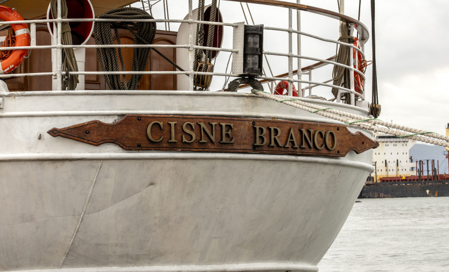 Marinha do Brasil e Portos do Paraná convidam para visitação ao veleiro Cisne Branco