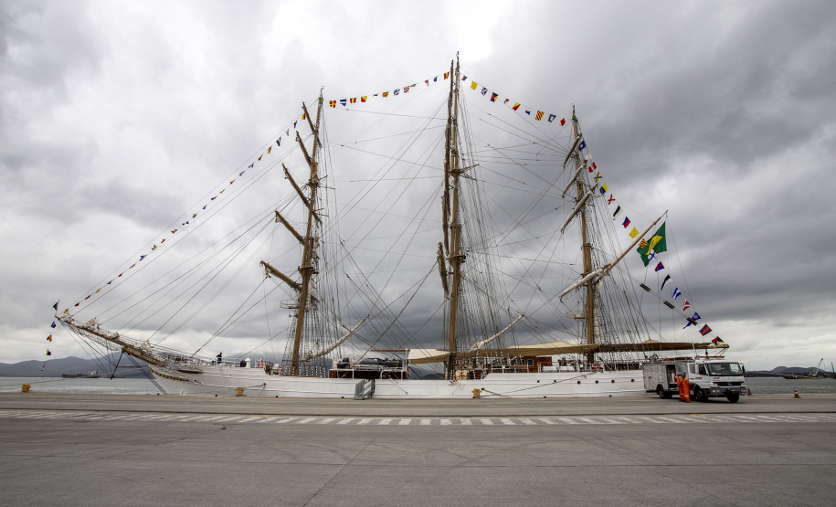 Marinha do Brasil e Portos do Paraná convidam para visitação ao veleiro Cisne Branco