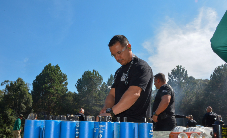 Policiais penais são capacitados para atuar como instrutores de técnicas não letais