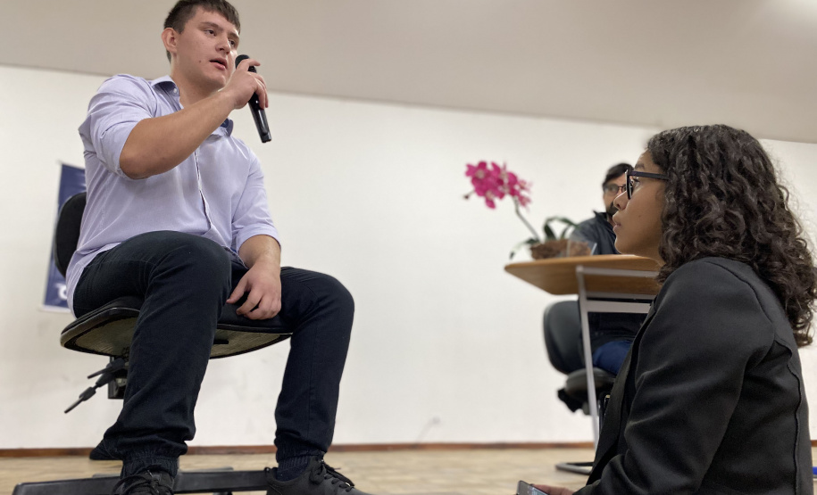 Júri simulado engaja estudantes ao estimular estudo das leis e Direitos Humanos em colégio estadual