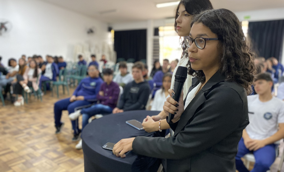 Júri simulado engaja estudantes ao estimular estudo das leis e Direitos Humanos em colégio estadual