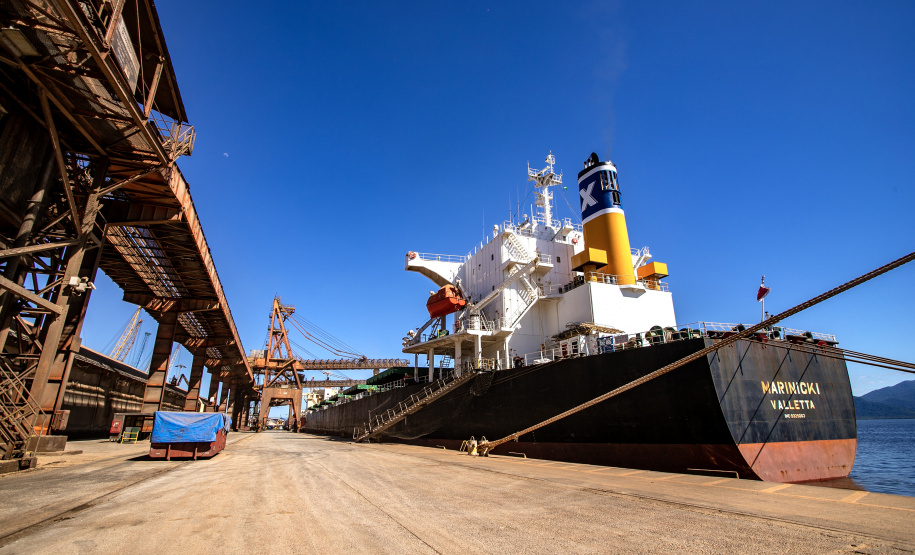 Em volume e performance, aumentam as exportações pelo Corredor Leste do Porto de Paranaguá