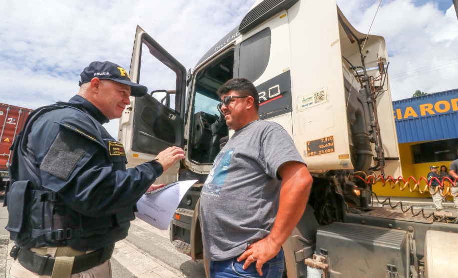 Com operação nas estradas, Estado garantiu transporte seguro da safra e atendeu motoristas