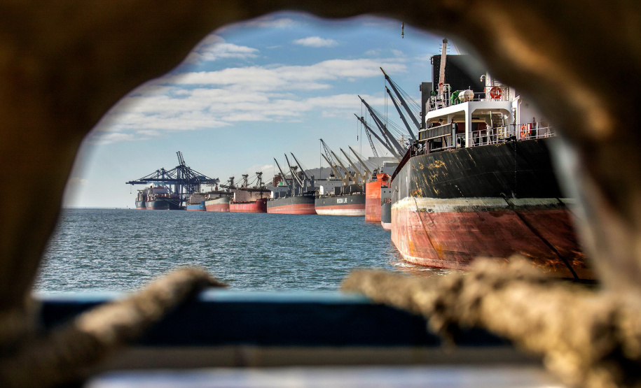 Portos do Paraná registram alta na movimentação geral de carga em abril