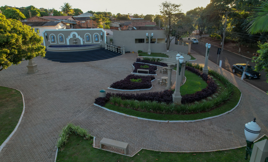 Desde que foi reformada, ampliada e entregue, em outubro do ano passado, a Praça Antônio Geraldo Mendes tornou-se ponto de encontro para os moradores de Leópolis, município de 4.145 habitantes no Norte do Paraná.