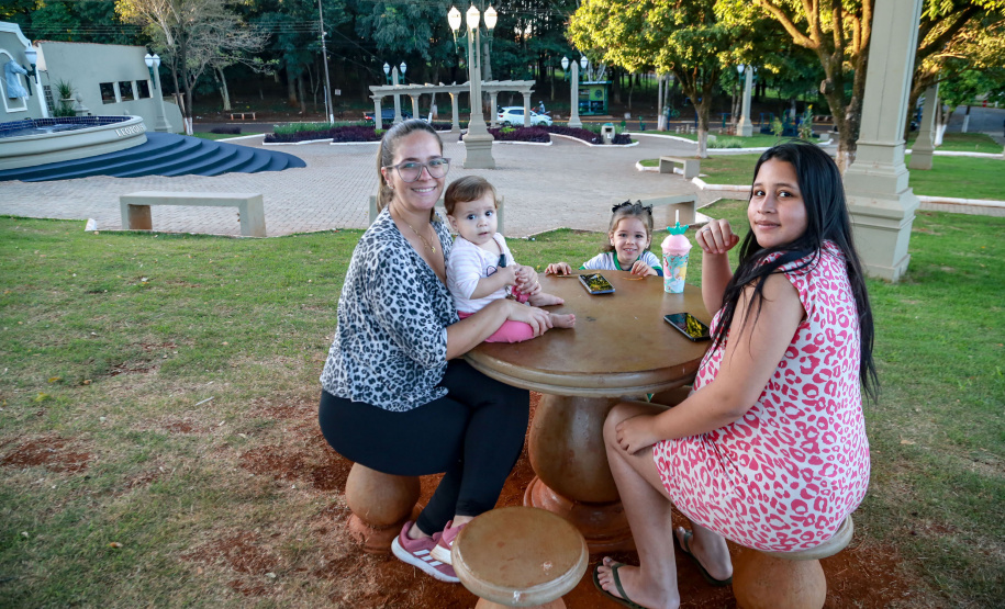 Desde que foi reformada, ampliada e entregue, em outubro do ano passado, a Praça Antônio Geraldo Mendes tornou-se ponto de encontro para os moradores de Leópolis, município de 4.145 habitantes no Norte do Paraná.