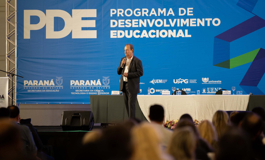 Aula inaugural em Foz do Iguaçu marca início do PDE para dois mil professores da rede estadual