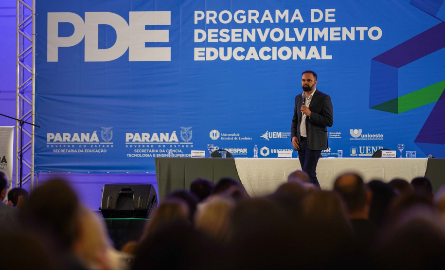 Aula inaugural em Foz do Iguaçu marca início do PDE para dois mil professores da rede estadual