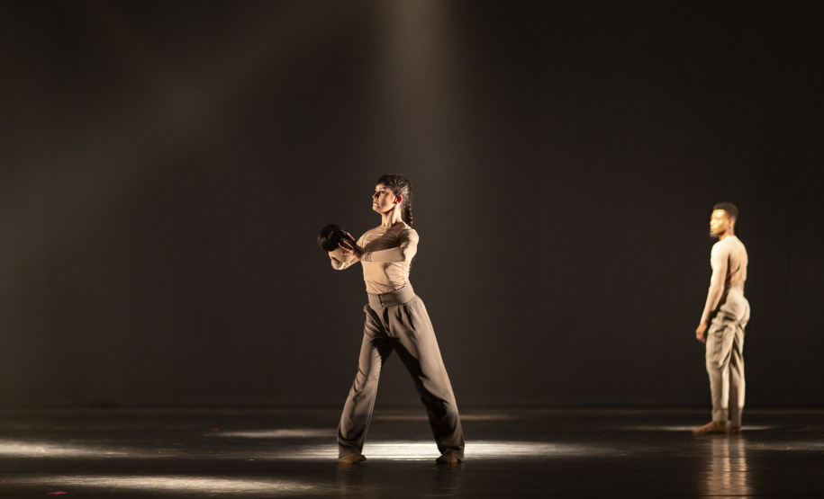 Ponta Grossa e Guarapuava recebem Balé Teatro Guaíra com "V.I.C.A." e "Piá"