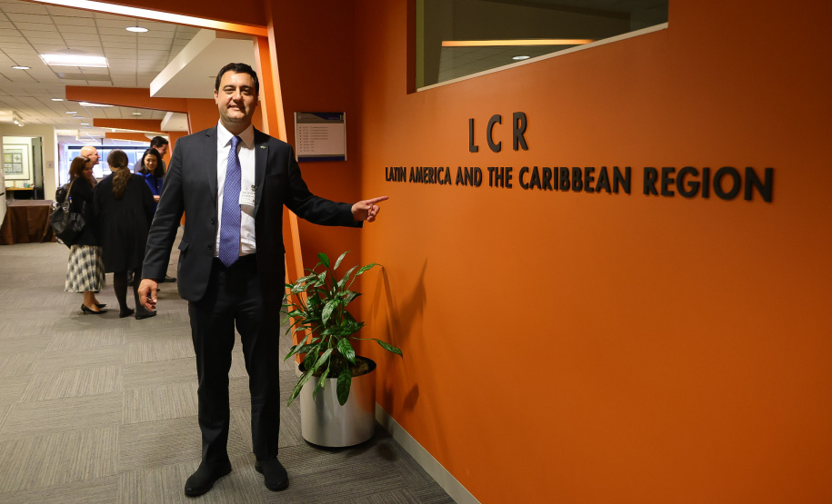 O governador Carlos Massa Ratinho Junior se reuniu nesta sexta-feira (12) com representantes do Banco Mundial nos Estados Unidos -12 05-2023