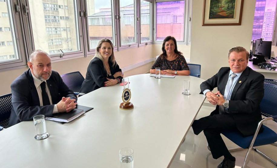 Emprega Mais PR doação ônibus