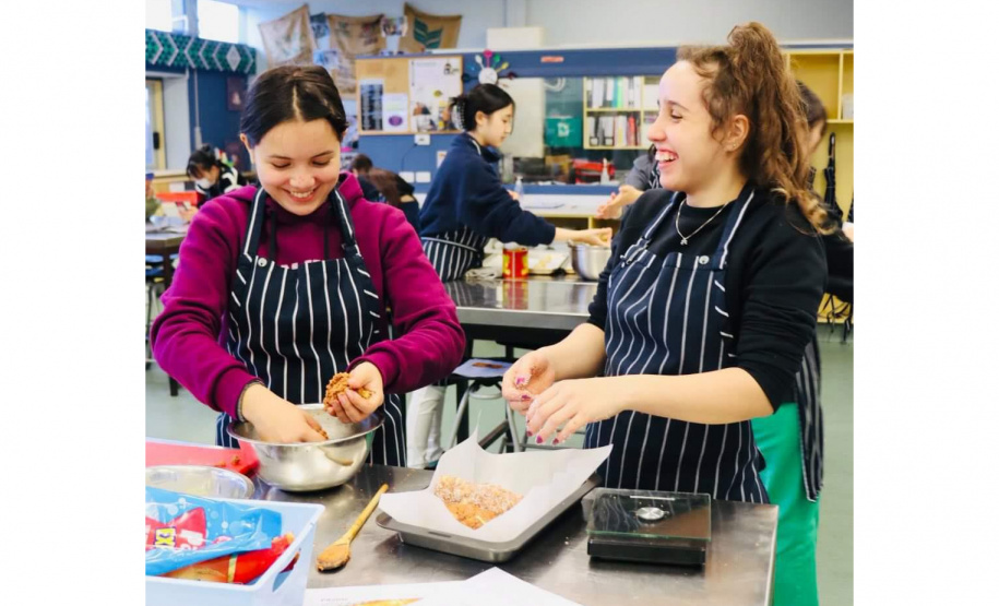 Com 6,9 mil candidatos, Ganhando o Mundo chega ao mês final de inscrições para intercâmbio
