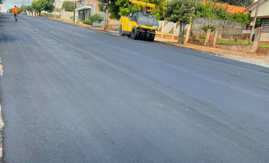 Em parceria com prefeitura, governo promove transformação urbana em Borrazópolis