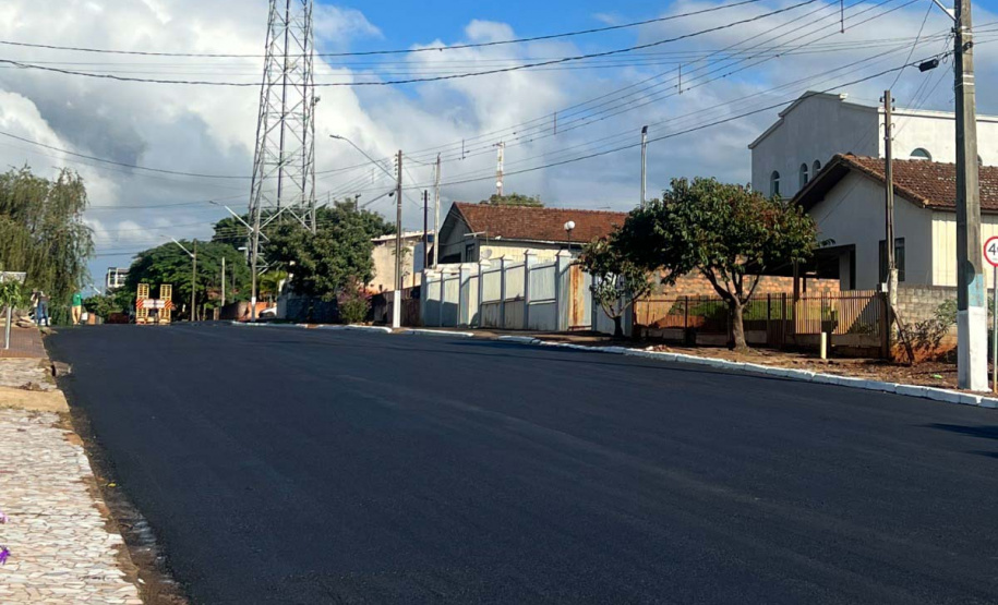 Em parceria com prefeitura, governo promove transformação urbana em Borrazópolis