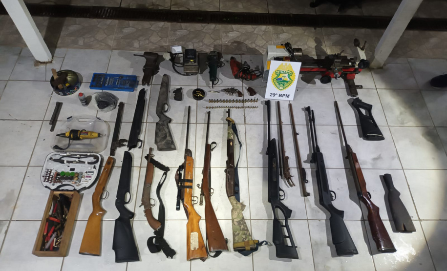 Polícia Militar prende mulher suspeita de fabricar armas de fogo na Região Metropolitana de Curitiba