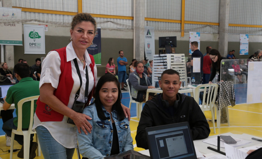 Paraná em Ação e Justiça no Bairro realizaram 2193 atendimentos em Paranaguá