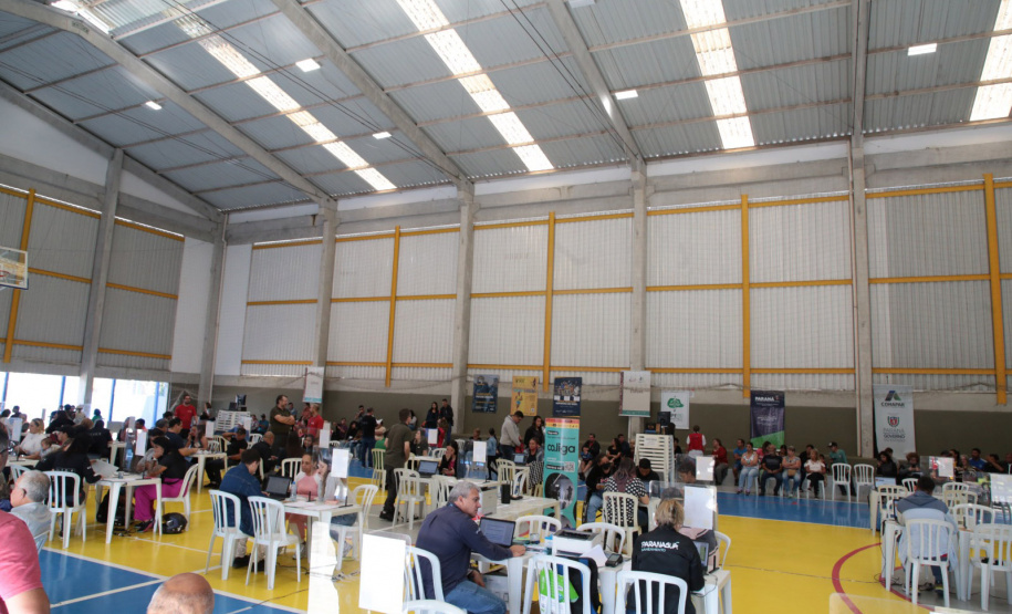 Paraná em Ação e Justiça no Bairro realizaram 2193 atendimentos em Paranaguá