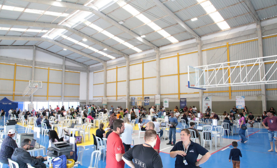 Paraná em Ação e Justiça no Bairro realizaram 2193 atendimentos em Paranaguá