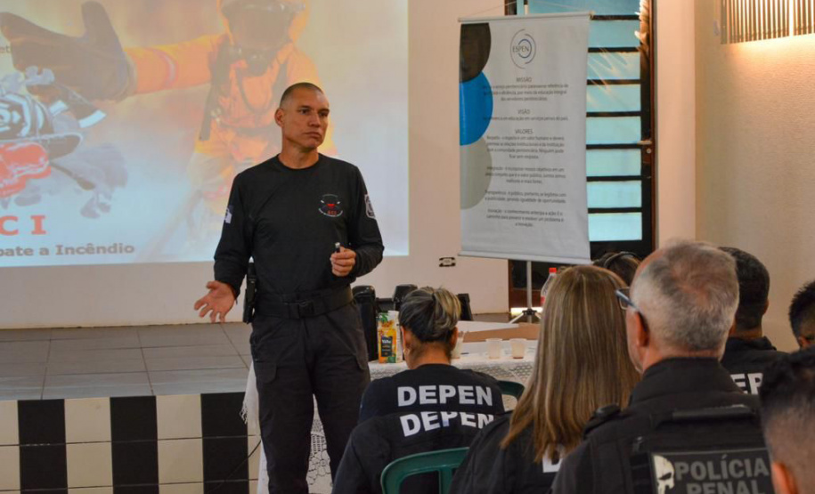 Polícia Penal do Paraná promove capacitação de combate a incêndio no ambiente prisional