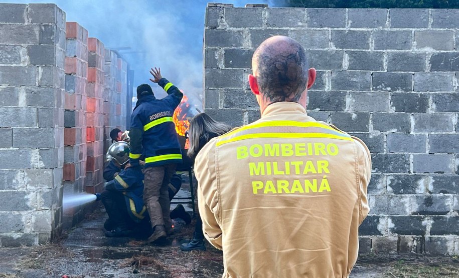Polícia Penal do Paraná promove capacitação de combate a incêndio no ambiente prisional
