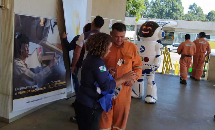 Detran-PR promove ações do Maio Amarelo em diferentes localidades do Estado