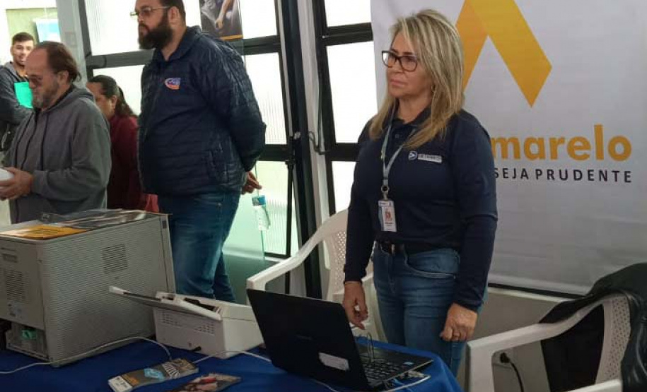 Detran-PR promove ações do Maio Amarelo em diferentes localidades do Estado