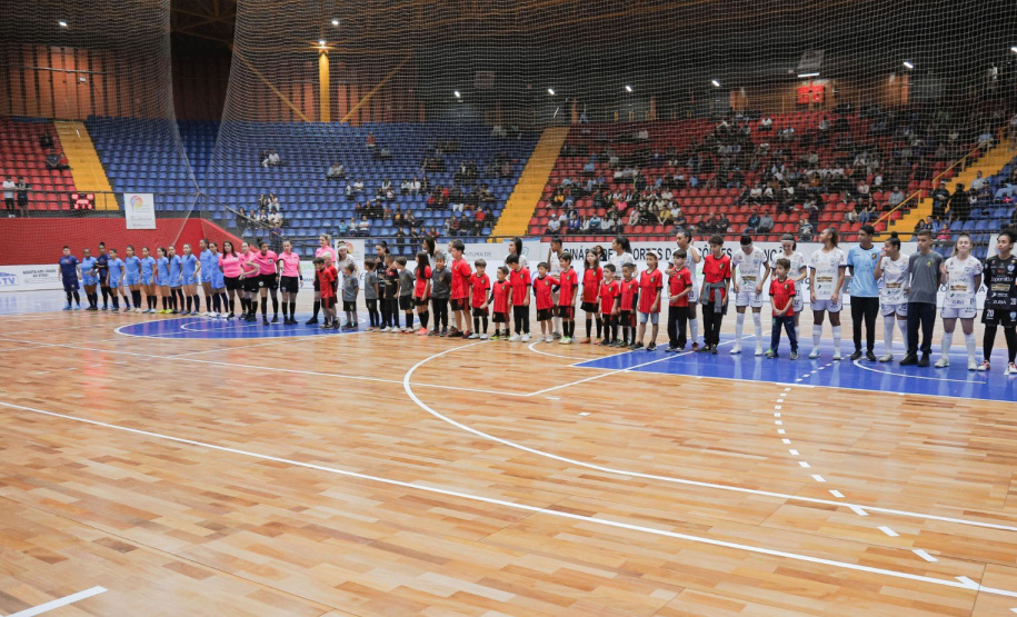 Taça Brasil de Futsal Feminino acontece em Londrina nesta semana