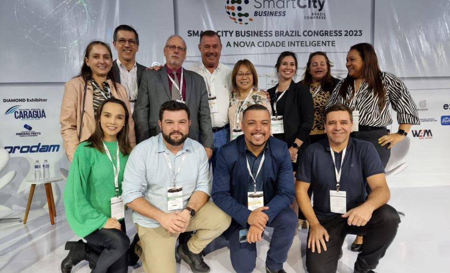Municípios do Paraná recebem prêmio em congresso sobre cidades inteligentes
