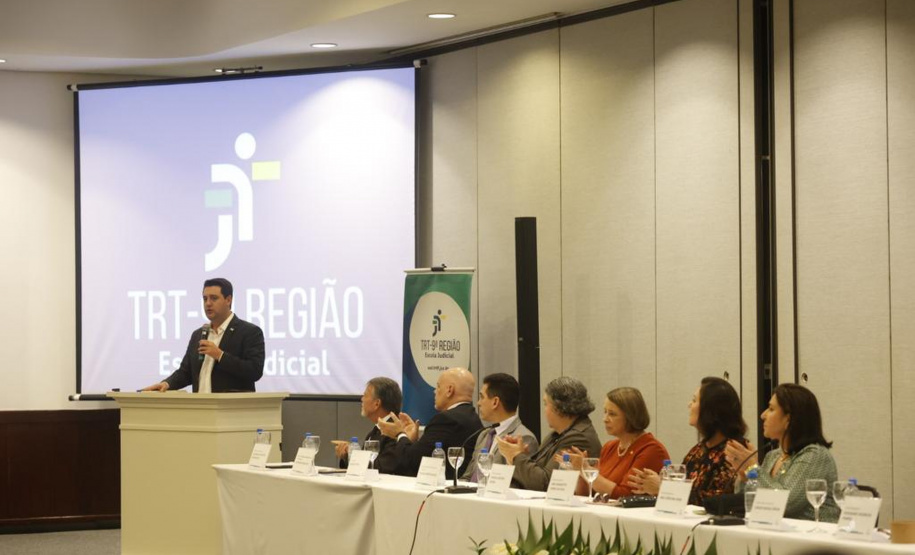 O governador Carlos Massa Ratinho Junior participou de um seminário sobre combate ao trabalho infantil nesta quarta-feira (31), em Foz do Iguaçu.