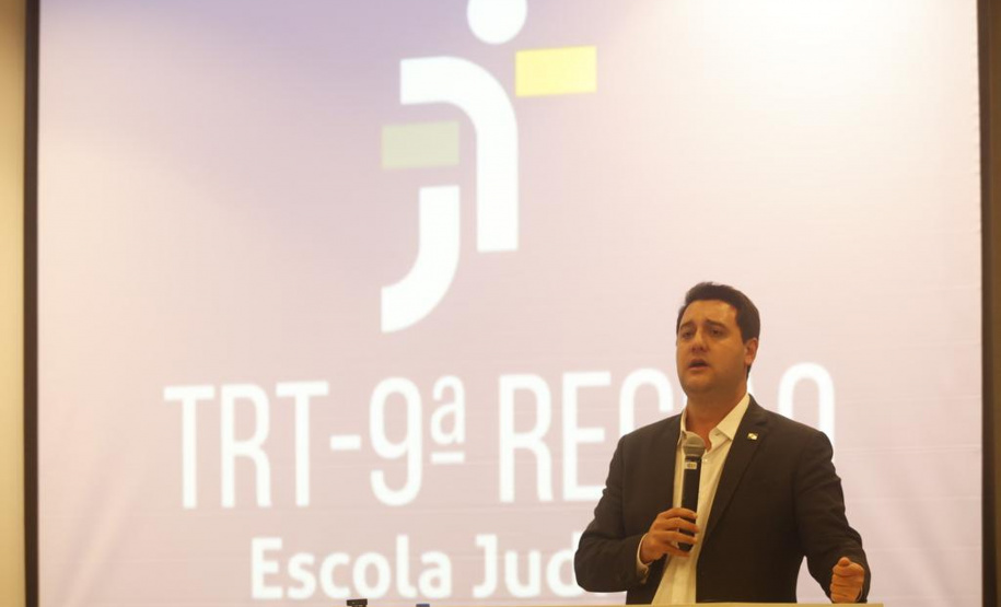 O governador Carlos Massa Ratinho Junior participou de um seminário sobre combate ao trabalho infantil nesta quarta-feira (31), em Foz do Iguaçu.