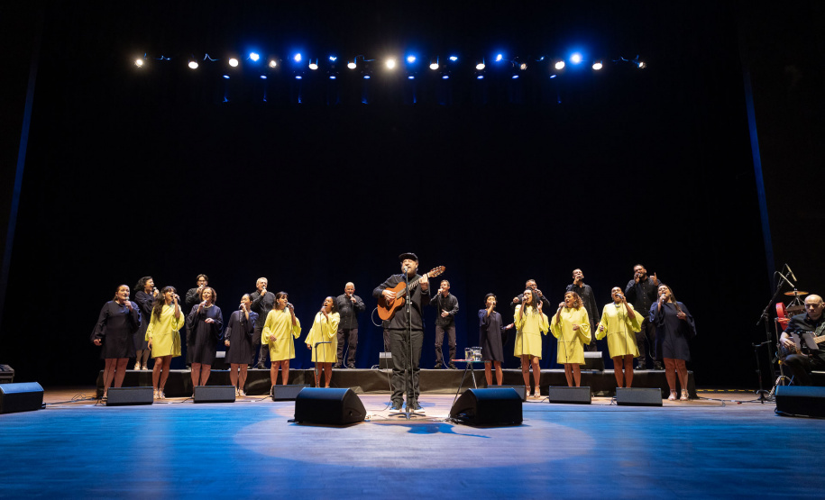 Ponta Grossa recebe turnê de João Bosco e Coral Sanepar