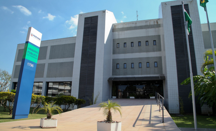 Arquivo Público do Paraná apresenta Catálogo de Imigrantes em evento nacional