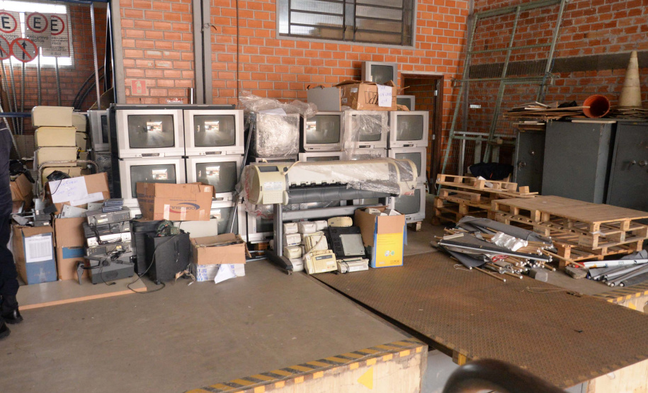 Instituições assistenciais recebem doações de bens inservíveis do Detran-PR