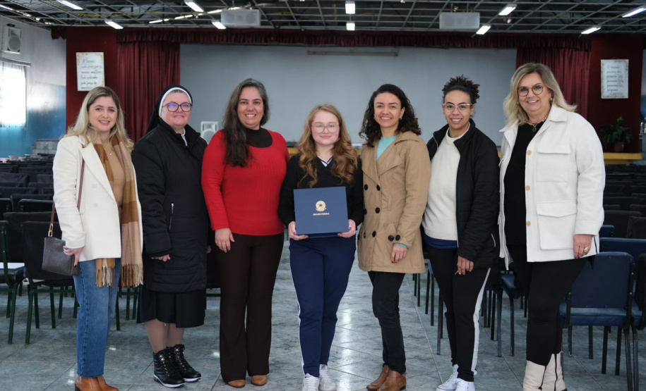 Estudante de Curitiba da rede estadual representa o Paraná no concurso Jovem Senador
