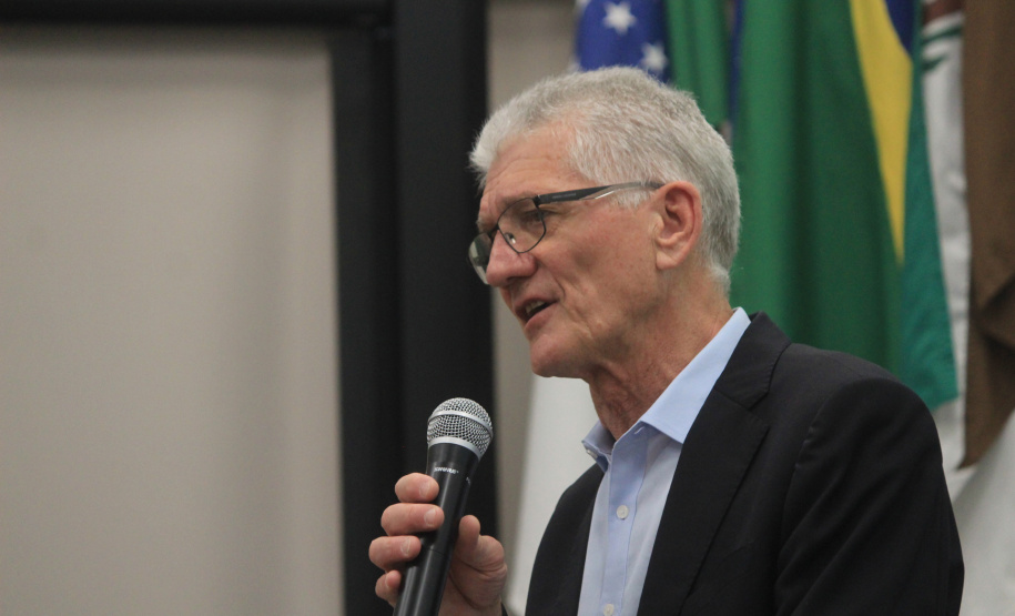 Em Curitiba, fórum debate comercialização da agroindústria e prevenção da influenza aviária