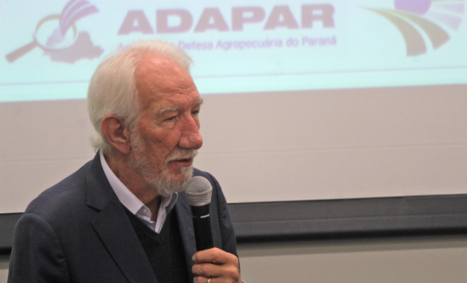 Em Curitiba, fórum debate comercialização da agroindústria e prevenção da influenza aviária