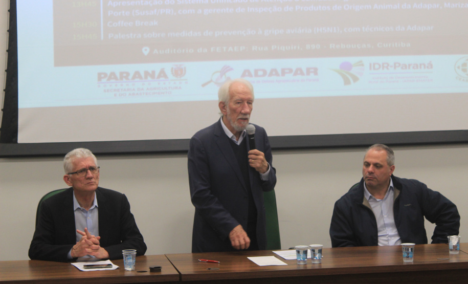 Em Curitiba, fórum debate comercialização da agroindústria e prevenção da influenza aviária