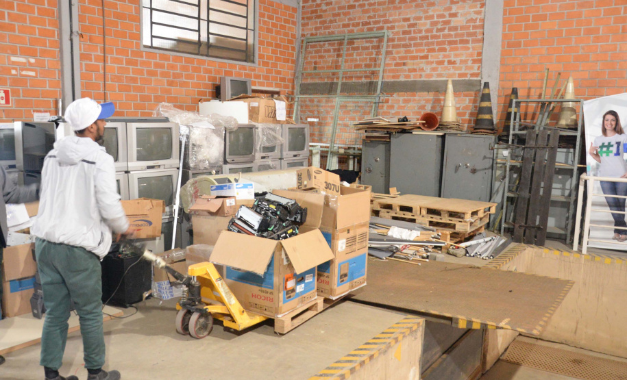 Instituições assistenciais recebem doações de bens inservíveis do Detran-PR