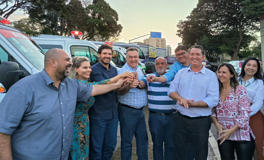 Com equipamentos e novos veículos, Governo do Estado reforça saúde de Umuarama