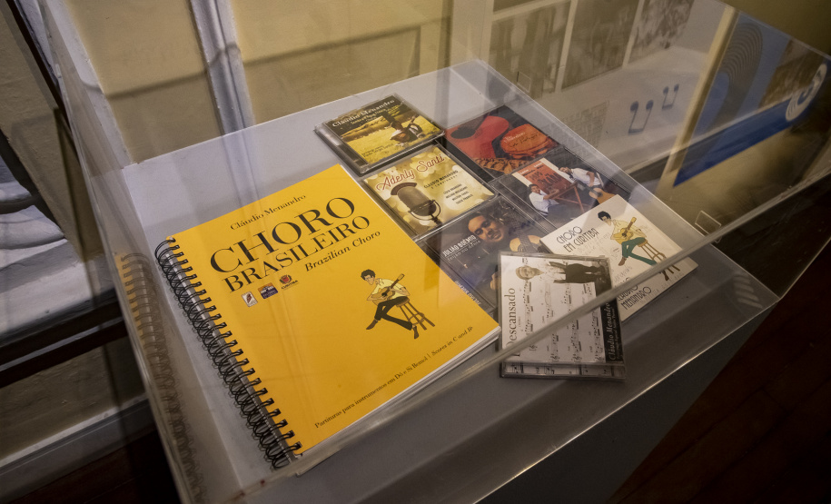 “Choro aqui em todos os lugares – algumas histórias” é prorrogada no MIS-PR