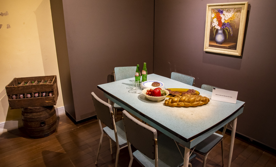 “Choro aqui em todos os lugares – algumas histórias” é prorrogada no MIS-PR